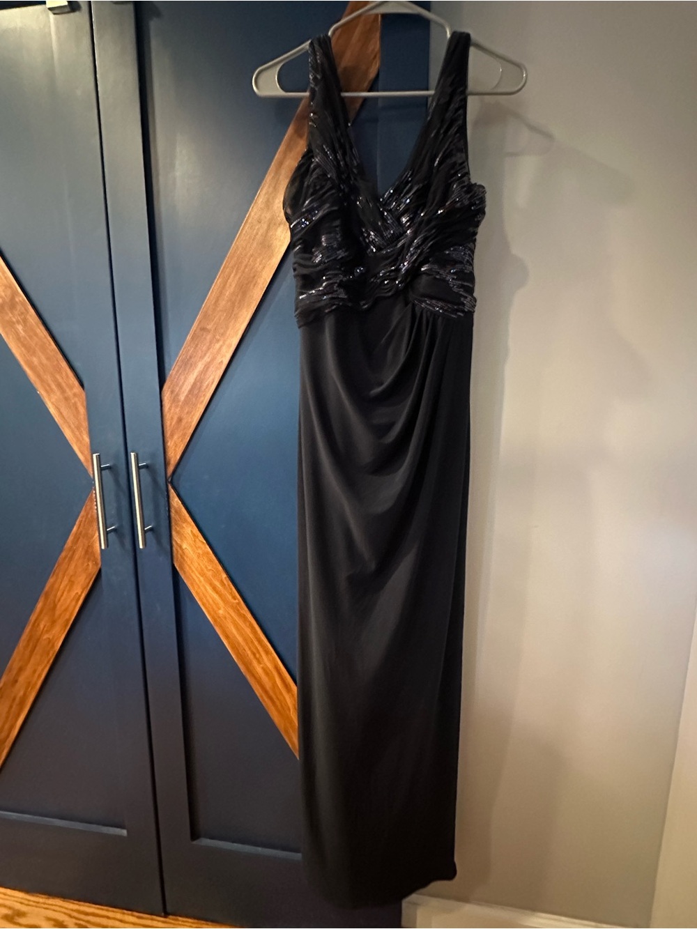 Ralph Lauren Navy Blue Sequin V-Neck Maxi Dress/evening gown. Size 8